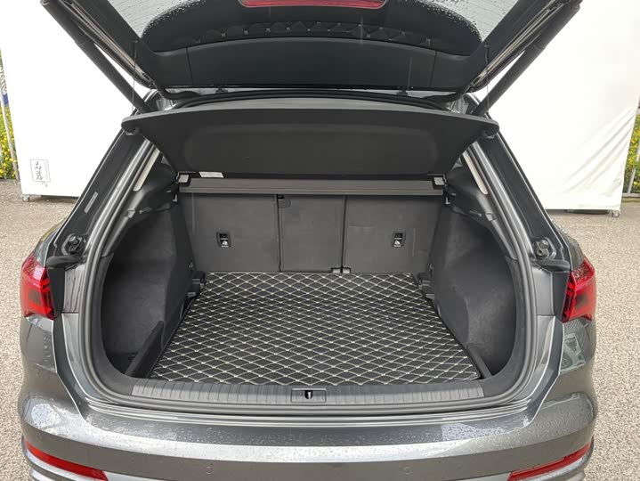 Фото 8 - Audi Q3