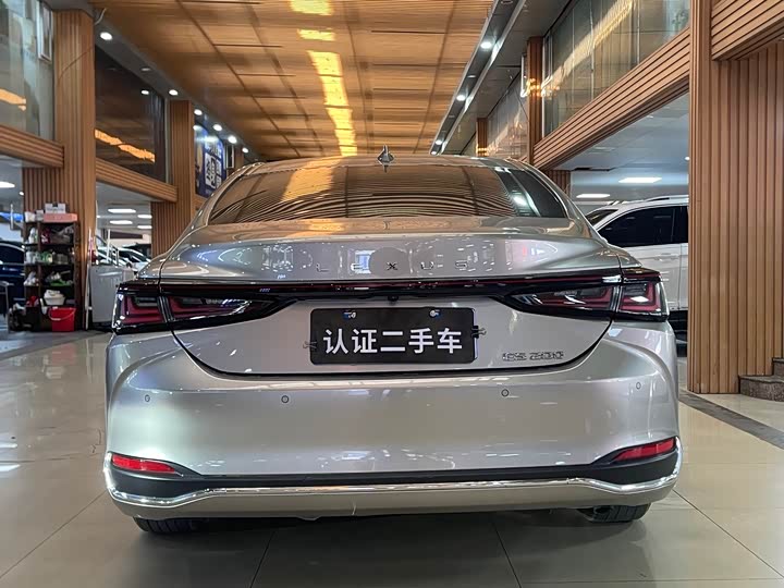 Фото 7 - Lexus ES