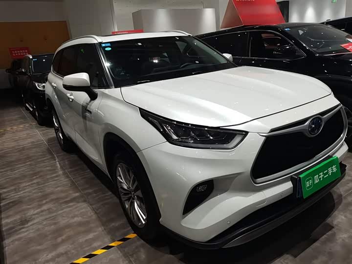 Фото 4 - Toyota Highlander