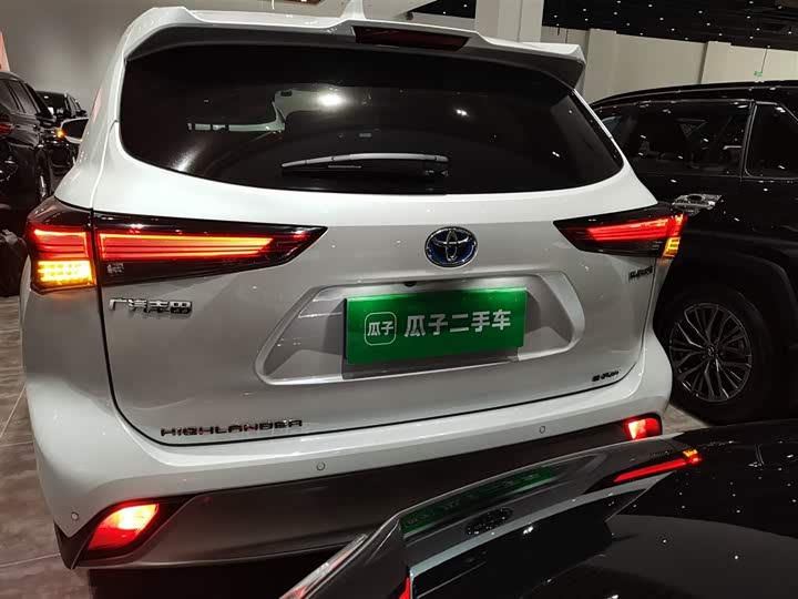 Фото 6 - Toyota Highlander