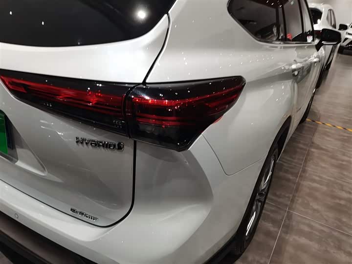 Фото 8 - Toyota Highlander