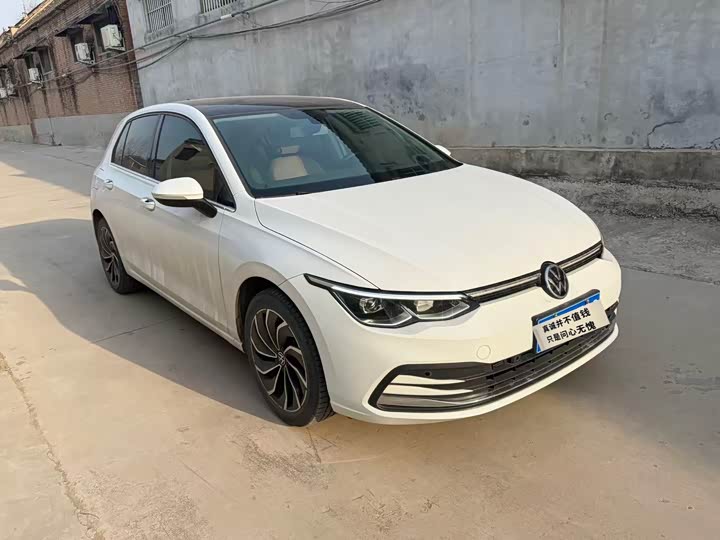 Фото 2 - Volkswagen Golf