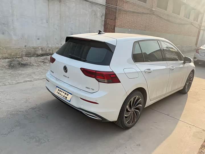 Фото 3 - Volkswagen Golf