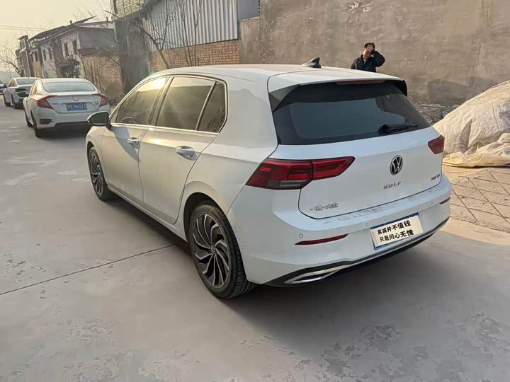 Фото 4 - Volkswagen Golf