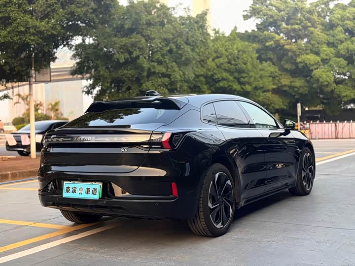 Фото 5 - Zeekr 001