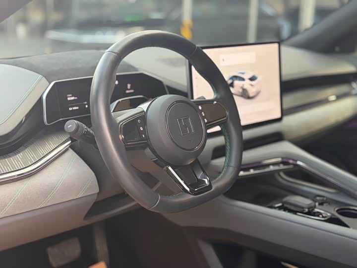 Фото 9 - Zeekr 001