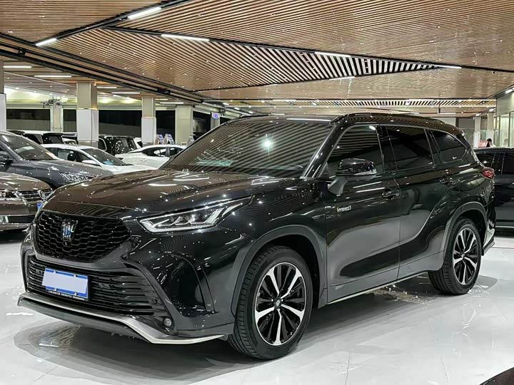 Фото 1 - Toyota Crown Kluger