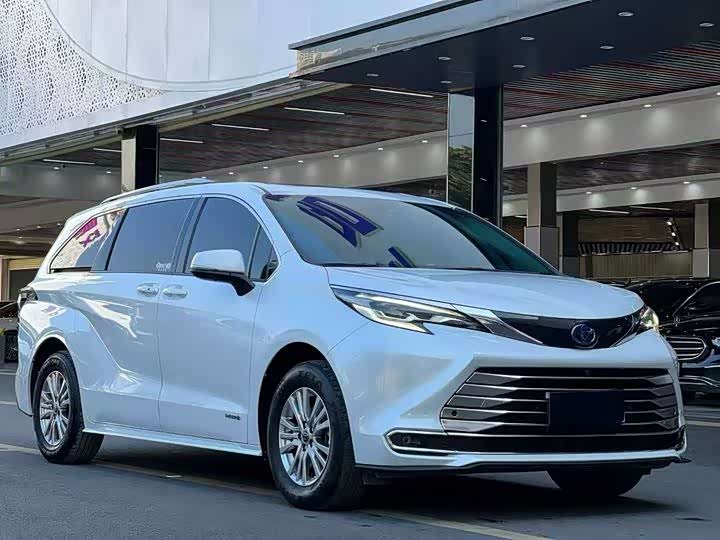 Фото 2 - Toyota Sienna