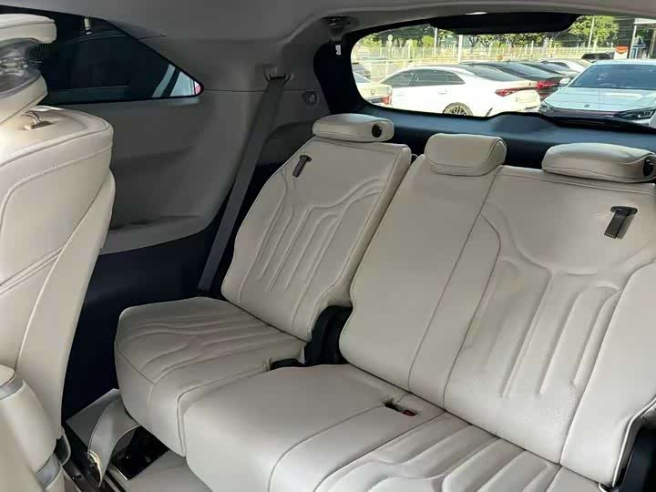 Фото 5 - Toyota Sienna