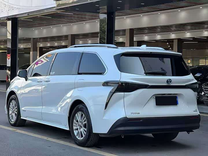 Фото 8 - Toyota Sienna