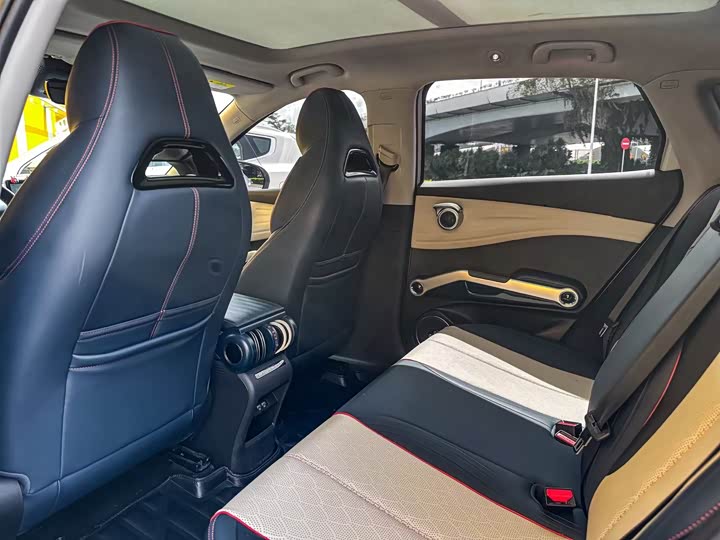 Фото 6 - BYD Yuan Plus