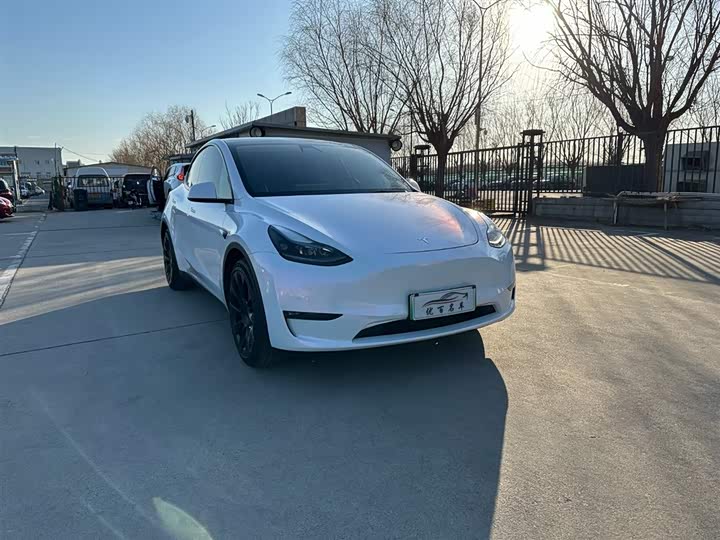 Фото 3 - Tesla Model Y