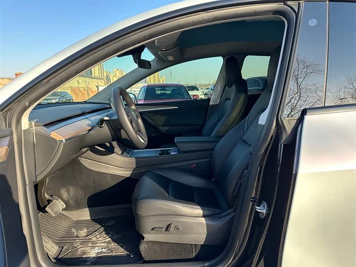 Фото 9 - Tesla Model Y