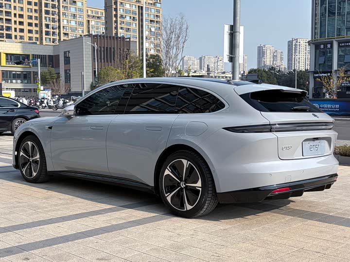 Фото 3 - Nio ET5T