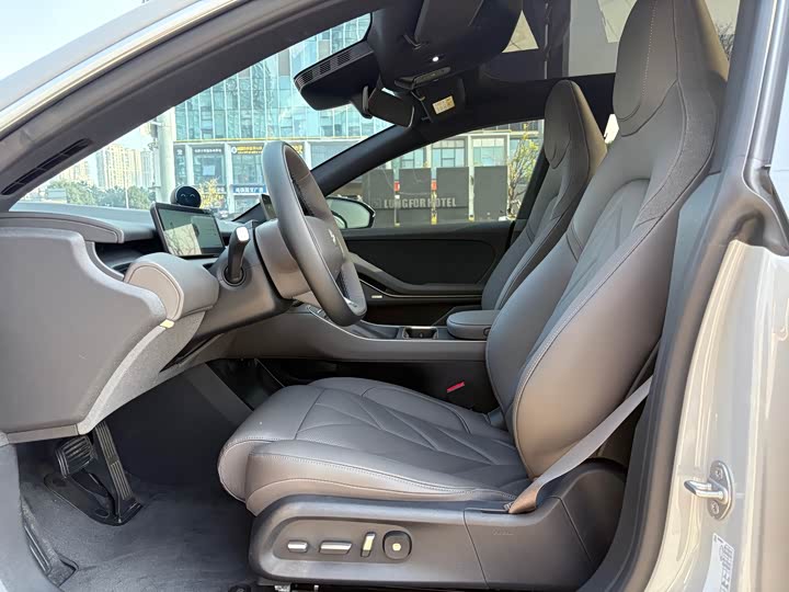 Фото 8 - Nio ET5T