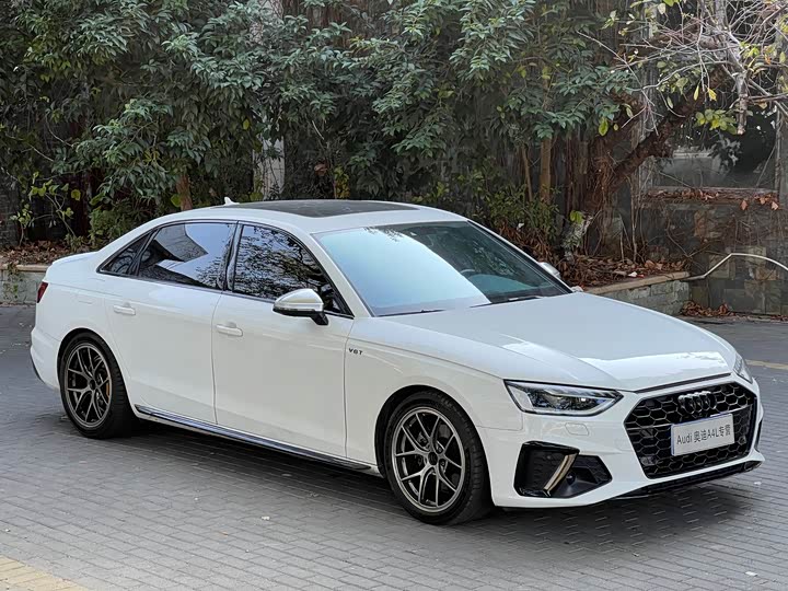 Фото 3 - Audi A4L