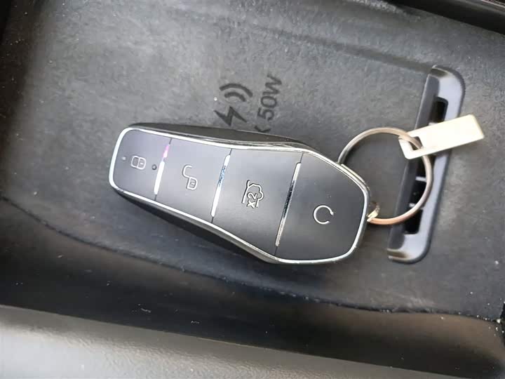 Фото 9 - BYD Yuan Plus