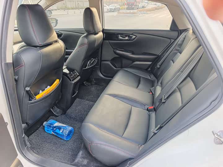 Фото 7 - Honda Envix