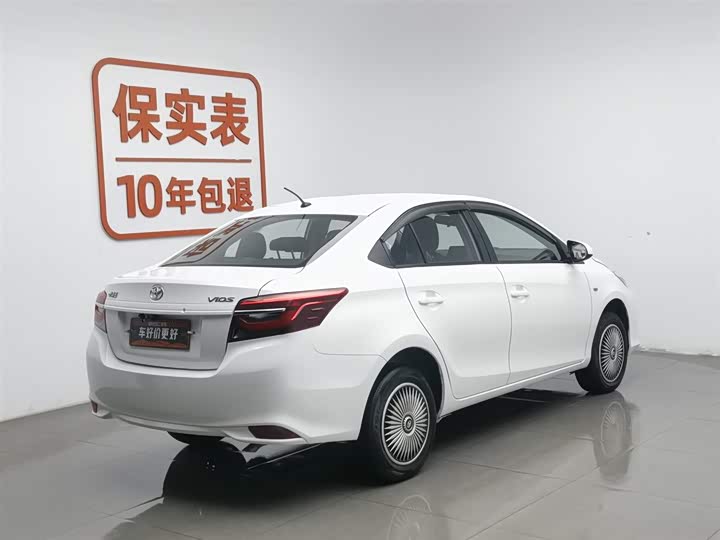 Фото 2 - Toyota Vios