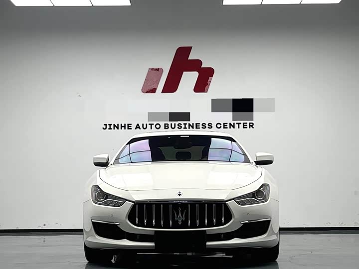 Фото 2 - Maserati Ghibli