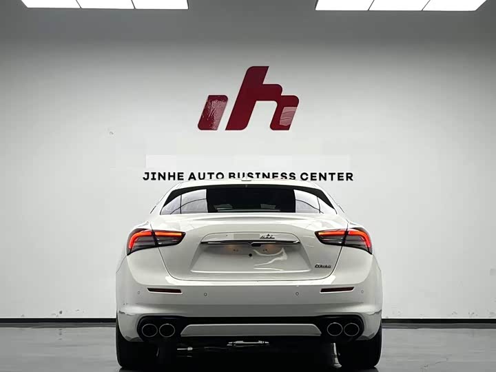 Фото 8 - Maserati Ghibli