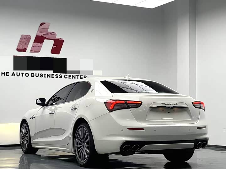 Фото 9 - Maserati Ghibli