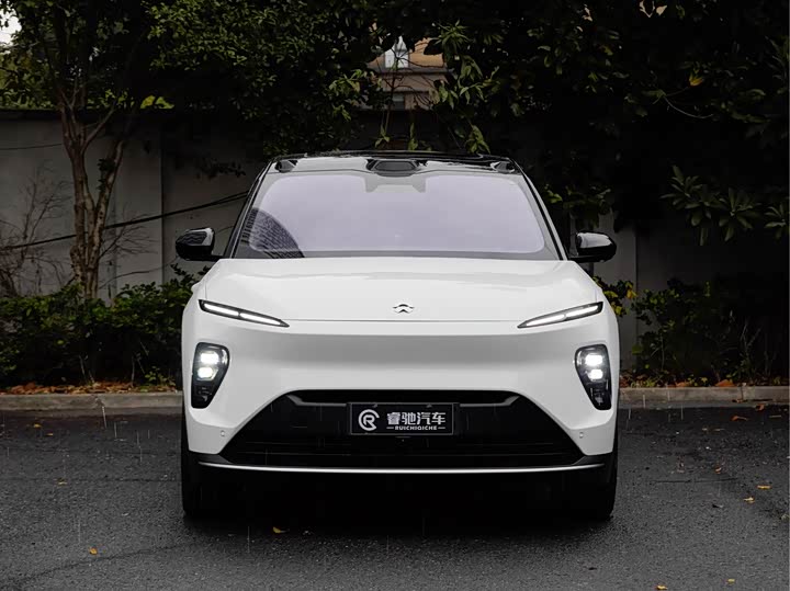 Фото 2 - Nio ES8