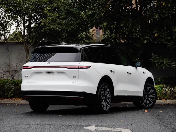 Фото 4 - Nio ES8