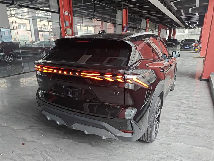 Фото 7 - Geely Galaxy L7