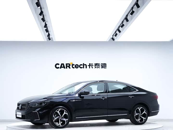 Фото 1 - Volkswagen Passat