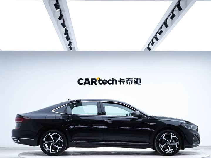 Фото 4 - Volkswagen Passat