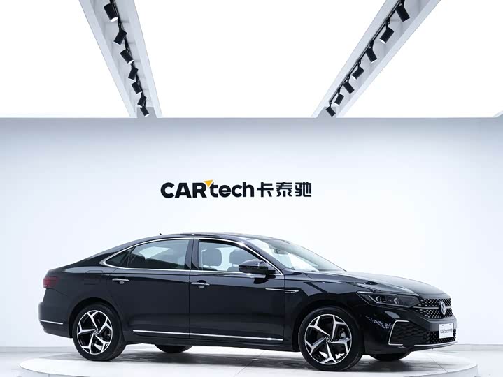 Фото 5 - Volkswagen Passat