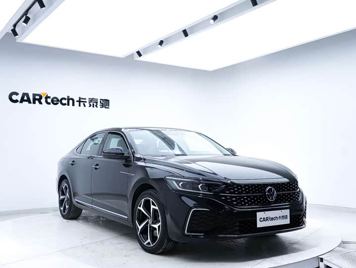 Фото 7 - Volkswagen Passat