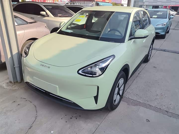 Фото 2 - Geely Galaxy Geome