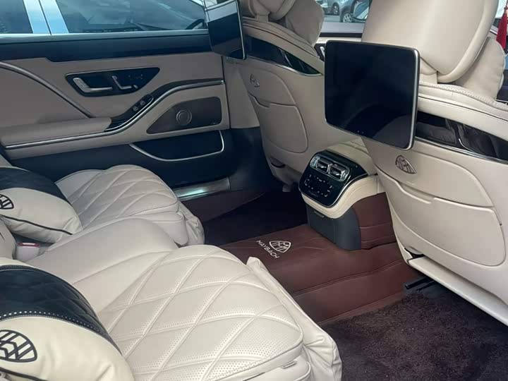 Фото 4 - Mercedes-Benz Maybach S-Class