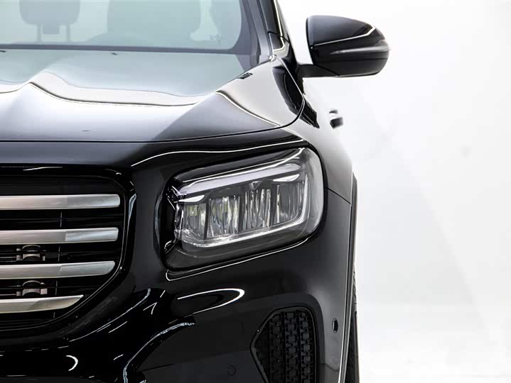 Фото 9 - Mercedes-Benz GLB-Class