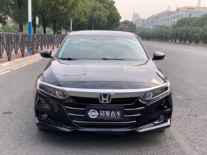 Фото 1 - Honda Accord