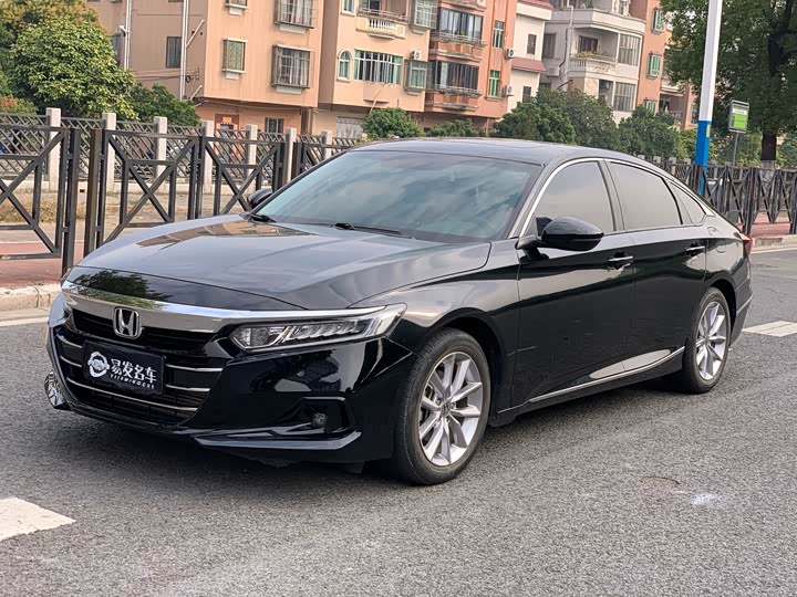 Фото 2 - Honda Accord