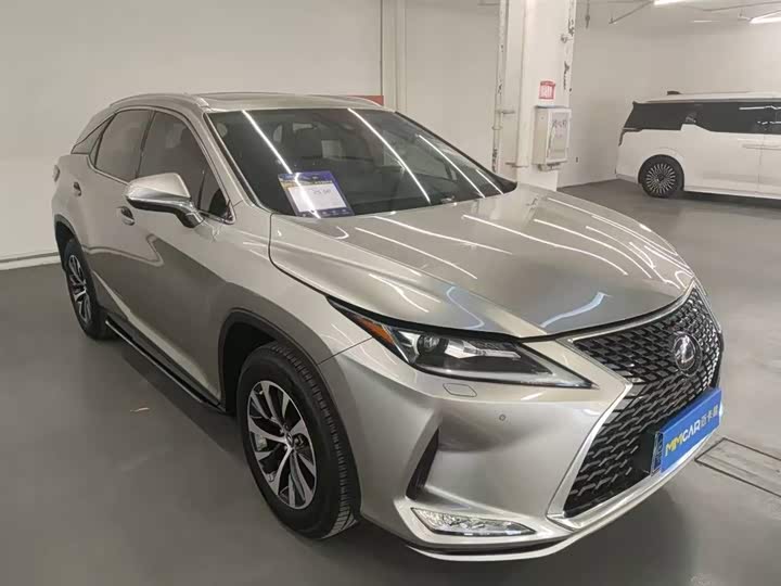 Фото 2 - Lexus RX