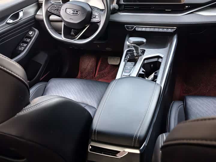 Фото 4 - Geely Preface