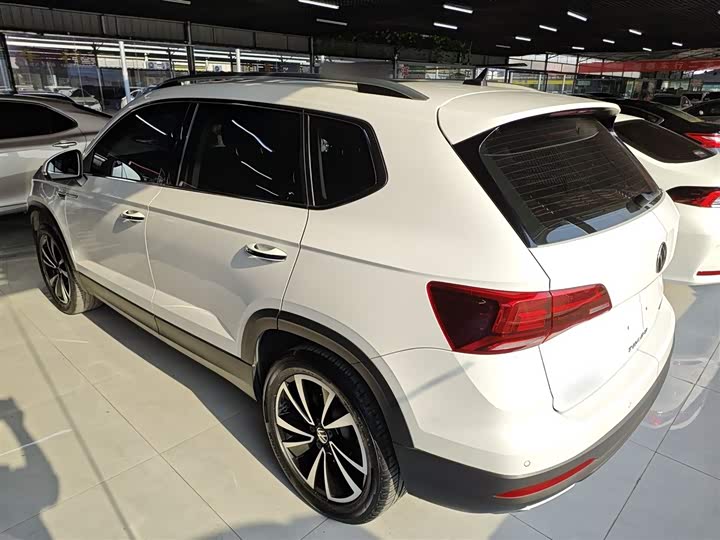 Фото 5 - Volkswagen Tharu