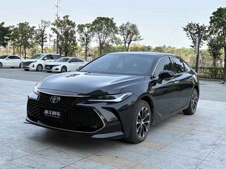 Фото 1 - Toyota Avalon