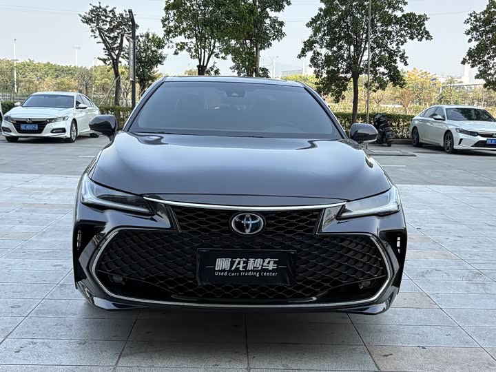 Фото 2 - Toyota Avalon