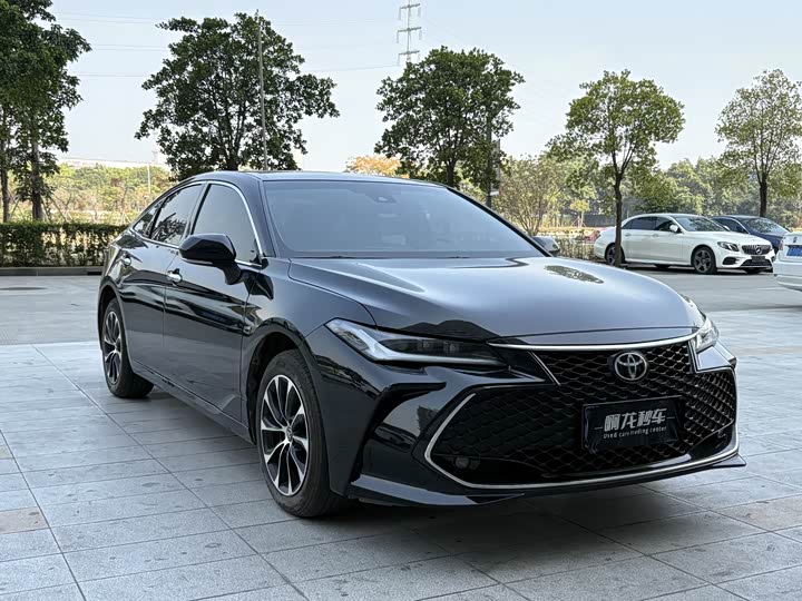 Фото 3 - Toyota Avalon