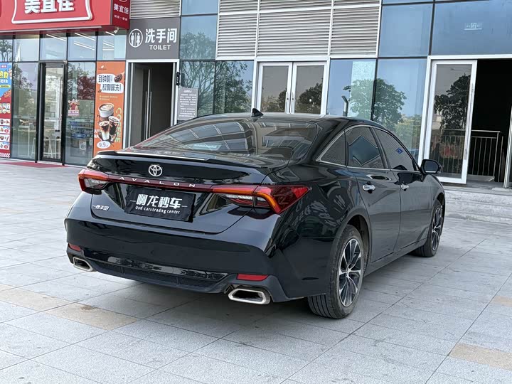 Фото 9 - Toyota Avalon