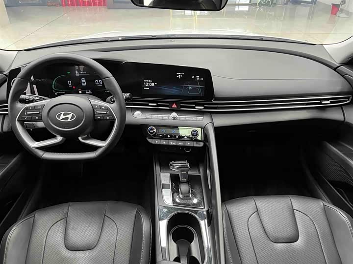 Фото 2 - Hyundai Elantra N line