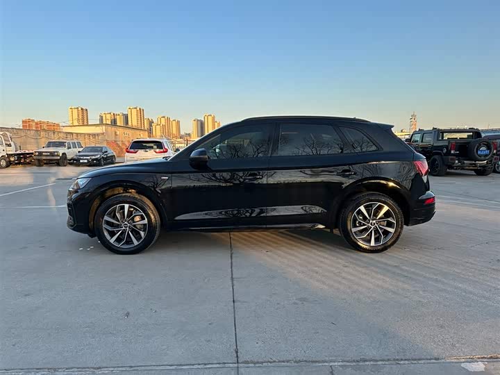 Фото 7 - Audi Q5L