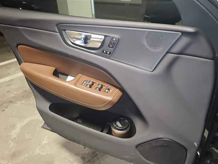 Фото 7 - Volvo XC60