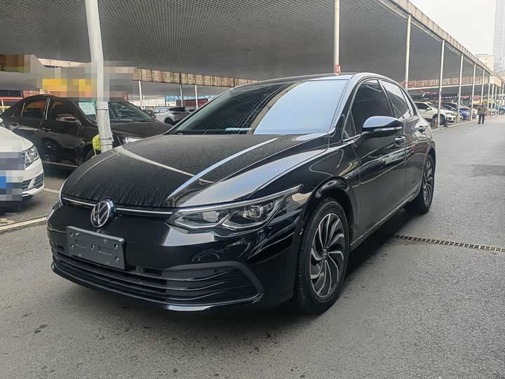 Фото 1 - Volkswagen Golf