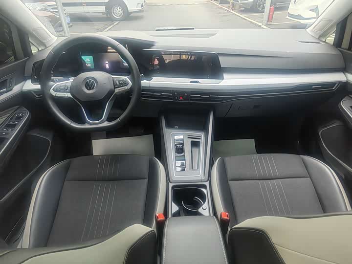 Фото 7 - Volkswagen Golf